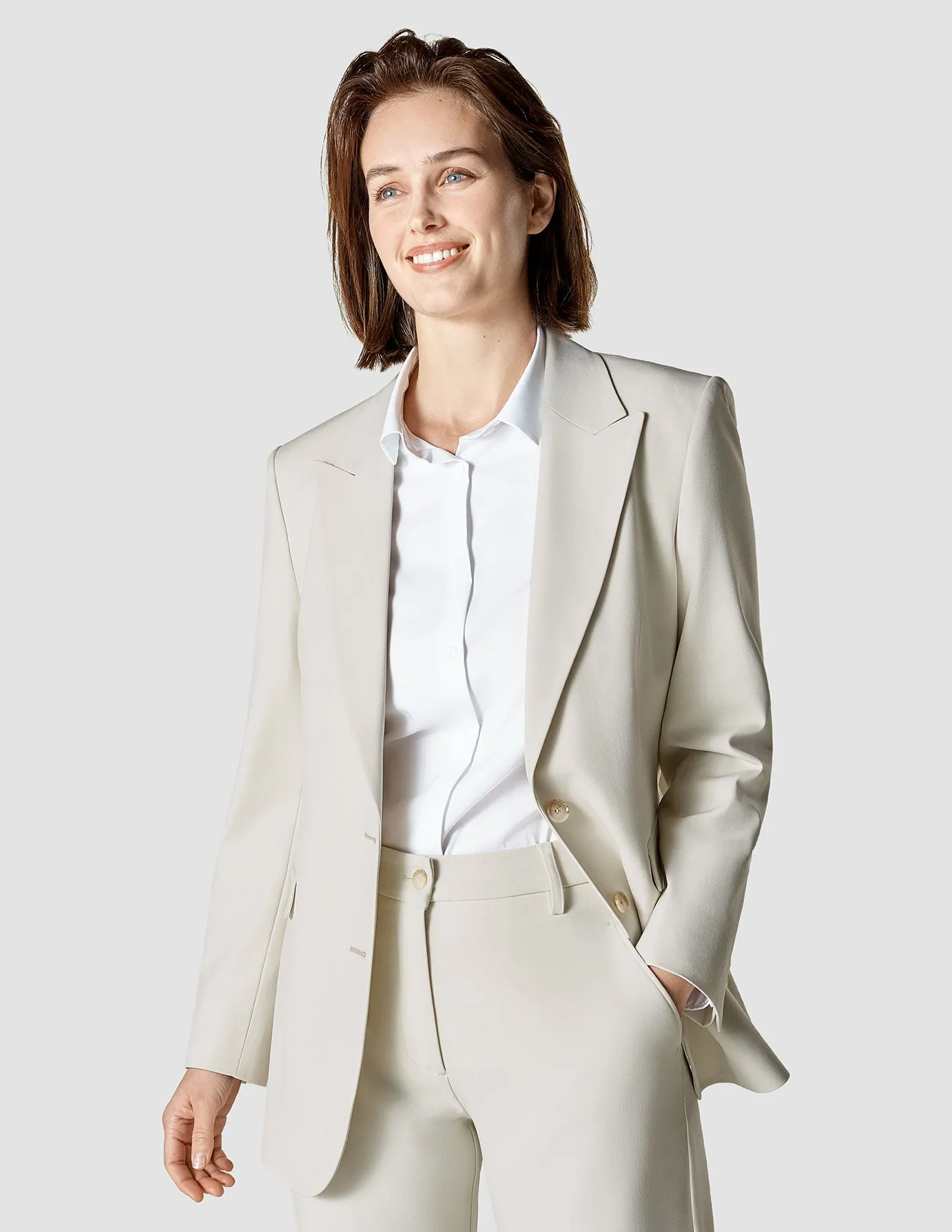 Essential Suit Straight Off White