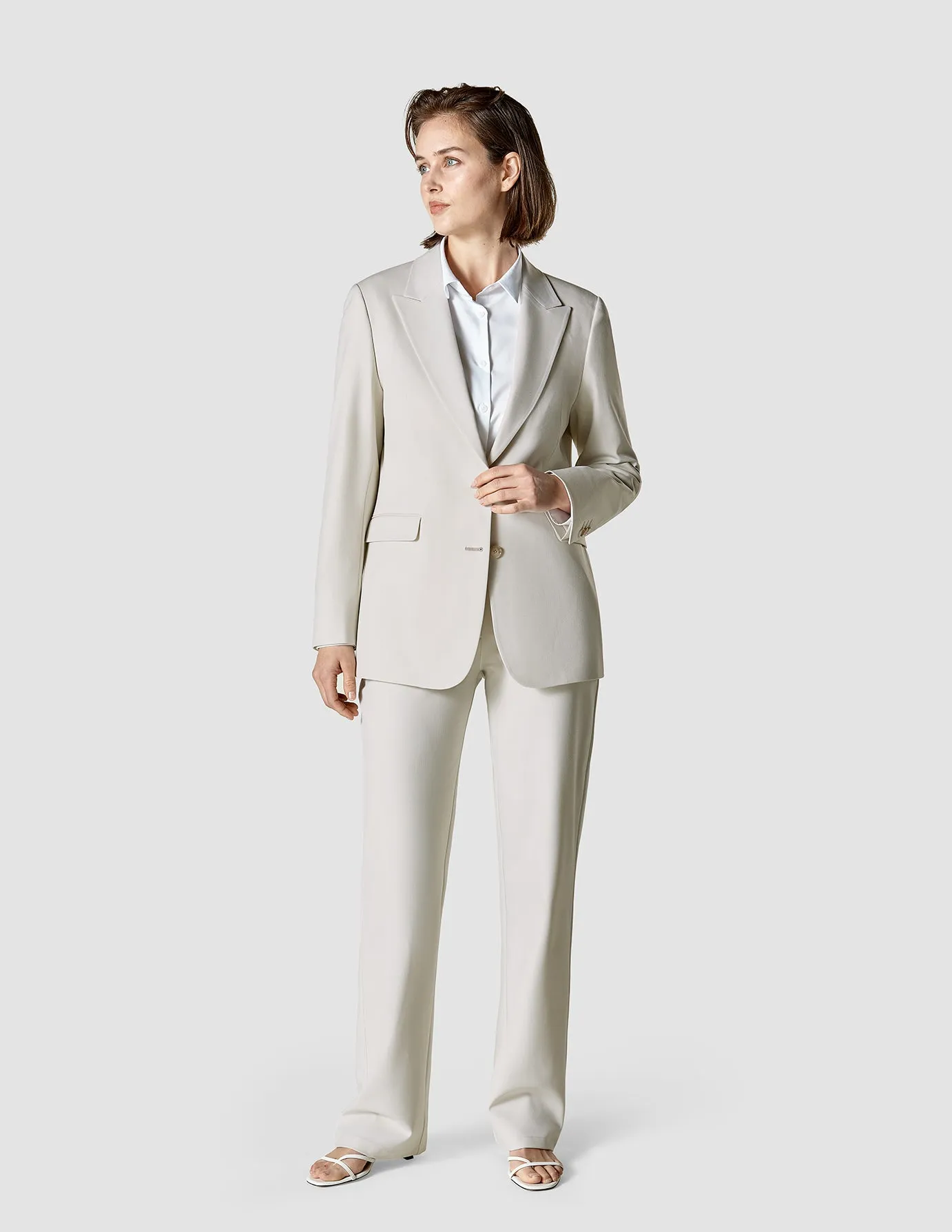 Essential Suit Straight Off White