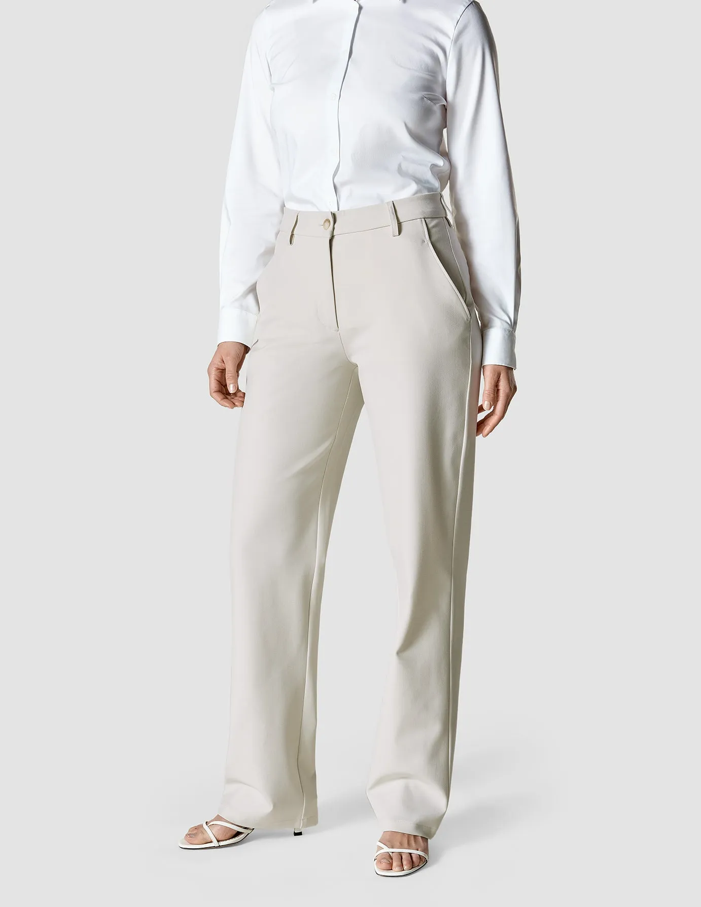 Essential Suit Straight Off White